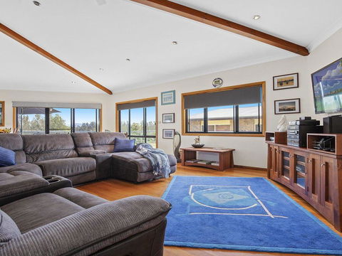 SunRay On Orama - Spacious With Great Views - Holiday Find 2