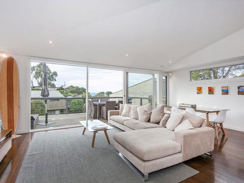 SUNRISE AT BREAKERS - Townhouse Close To Town - Holiday Find 3