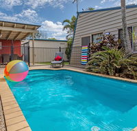 Surf Club House Pet Friendly Sunshine Coast Holiday House Marcoola - Holiday Find