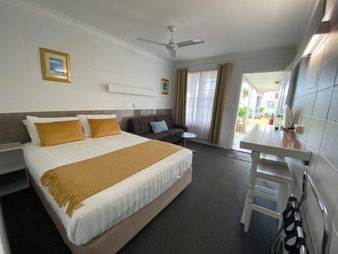 Surf Street Motel - Holiday Find 1