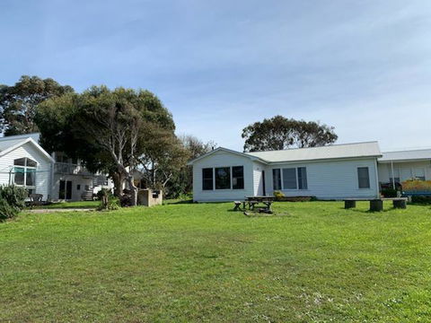 Surfside Backpacker - Holiday Find 0