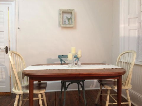 Surgeon's Cottage - Holiday Find 2