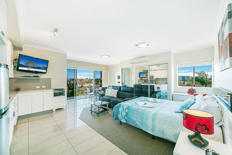 Suttons Beach Apartments - Holiday Find 1