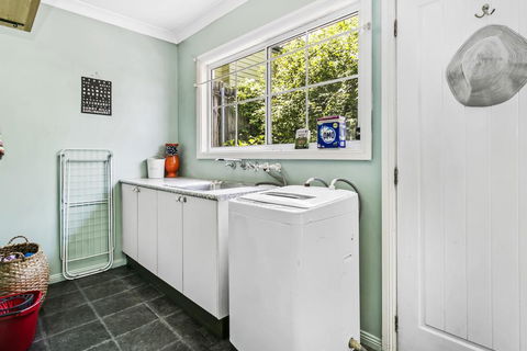 Swanbrook - Holiday Find 2