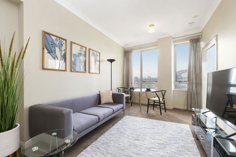 Sydney CBD 1 Bedroom Self-Contained Apartment With Spectacular Sydney Harbour View (1312 BRG) - Holiday Find 0