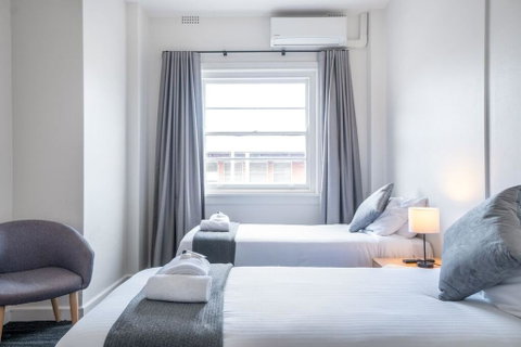Sydney Junction Hotel - Holiday Find 1