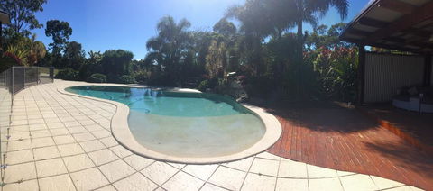 TAKURA HEIGHTS Modern Country Apartment With Pool Access - Holiday Find 1