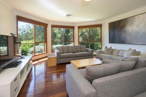 Taliesin - Beautiful 4 Bedroom Home With Amazing Views! - Holiday Find 3