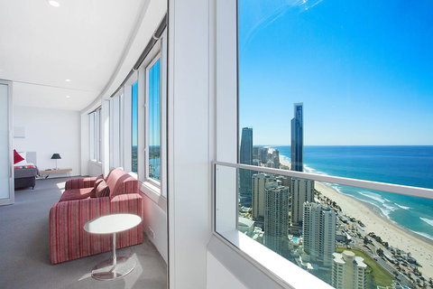 Tallest Tower SkyHomes  -  9 Hamilton Avenue - Holiday Find 0