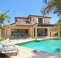 Tarcoola 41 - 5 BDRM Canal Home with Pool - Holiday Find