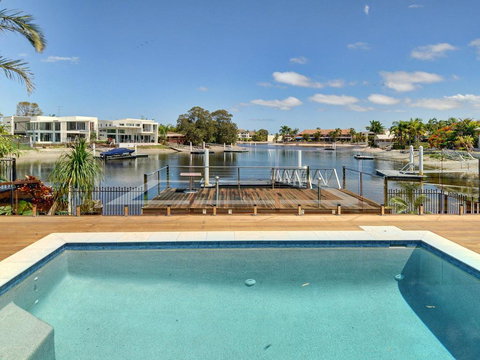 Tarcoola 49 - 4 BDRM Canal Home With Pool - Holiday Find 3