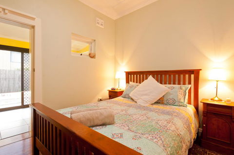 Taree Apartment - Holiday Find 2