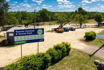 Taroom Caravan & Tourist Park with Holiday Find