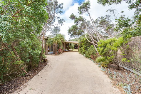 Tasman Surf House - So Close To The Beach - Holiday Find 2