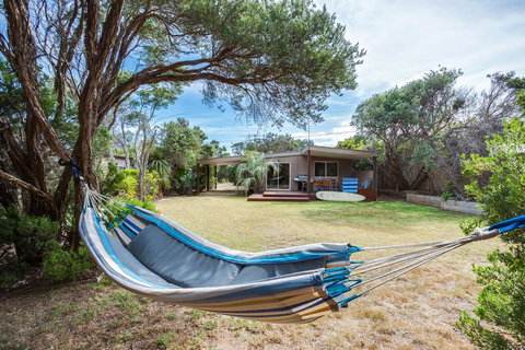 Tasman Surf House - So Close To The Beach - Holiday Find 0