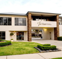 Tea House Motor Inn