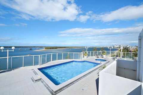 The Atrium Resort - Holiday Find 2