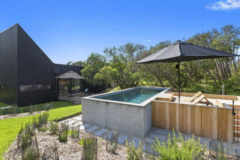 THE BATCH - St Andrews Beach - Holiday Find 0