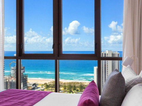 The Beach Broadbeach Private 2 Bedroom Ocean View - Holiday Find 3