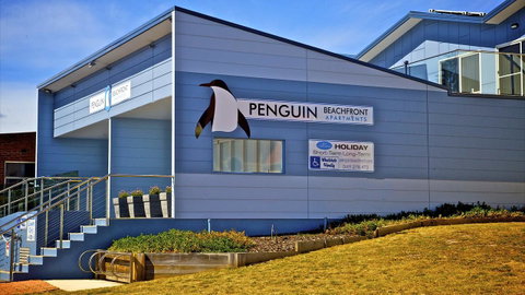 Penguin Beachfront Apartments - Holiday Find 22