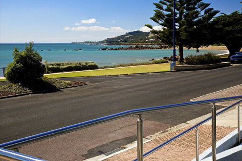 Penguin Beachfront Apartments - Holiday Find 2