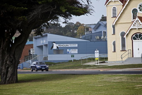 Penguin Beachfront Apartments - Holiday Find 19