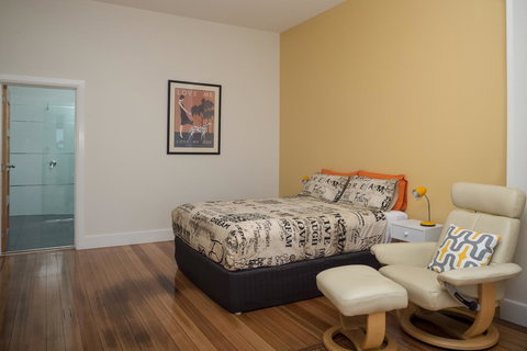 Penguin Waterfront Escape - Holiday Find 19