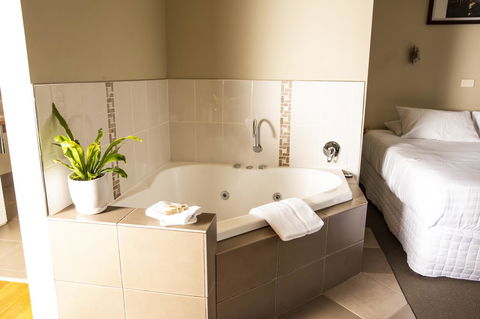 Little Norfolk Bay Events And Chalets - Holiday Find 8