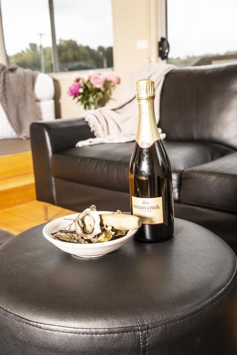 Little Norfolk Bay Events And Chalets - Holiday Find 9