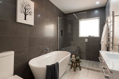 Penguin Beach House - Holiday Find 1