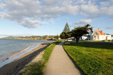 Penguin Beach House - Holiday Find 17