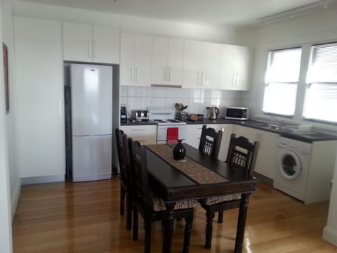 Harbour View Apartments - Holiday Find 2