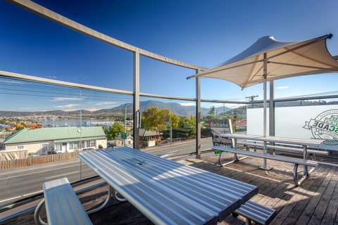 Beltana Hotel - Holiday Find 9