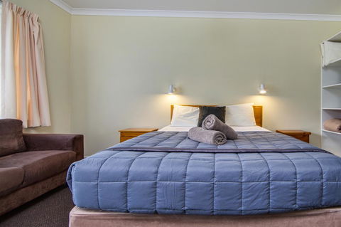 Wintersun Gardens Motel - Holiday Find 15