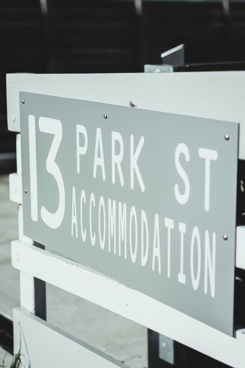 Park Street Accommodation - Holiday Find 1