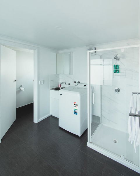 Park Street Accommodation - Holiday Find 3