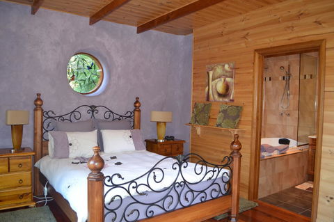 Whispering Spirit Holiday Cottages & Mini Ponies - Holiday Find 3
