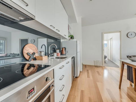 Marina View Apartment - Holiday Find 16