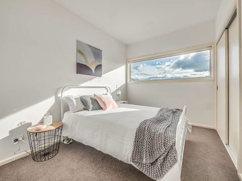 Marina View Apartment - Holiday Find 3