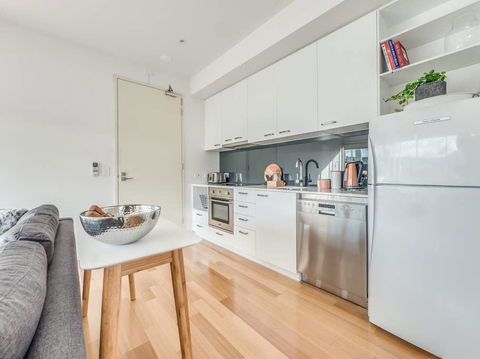 Marina View Apartment - Holiday Find 10