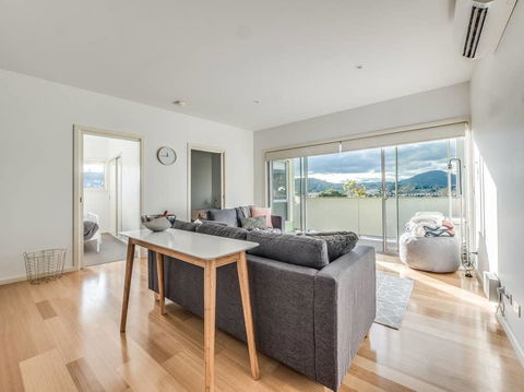 Marina View Apartment - Holiday Find 20