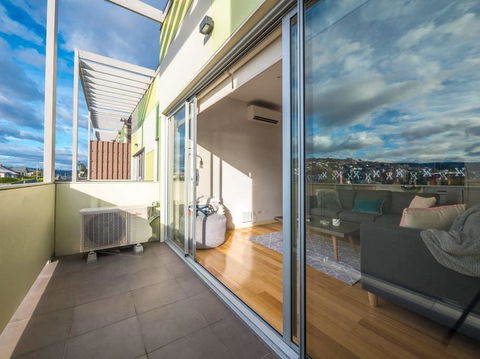 Marina View Apartment - Holiday Find 2
