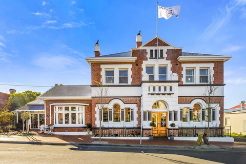 Cygnet Old Bank - Holiday Find 0