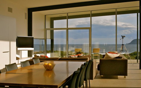 Cloudy Bay Beach House - Holiday Find 1