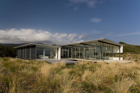 Cloudy Bay Beach House - Holiday Find 9