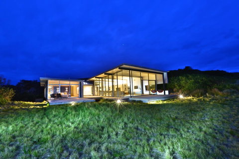 Cloudy Bay Beach House - Holiday Find 42