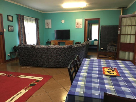 Blue Wren Bungalow - Holiday Find 8