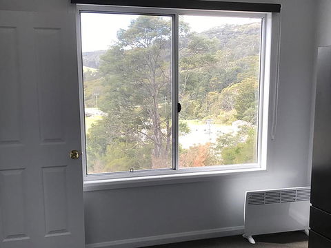 Derby Digs Cottage - Holiday Find 9