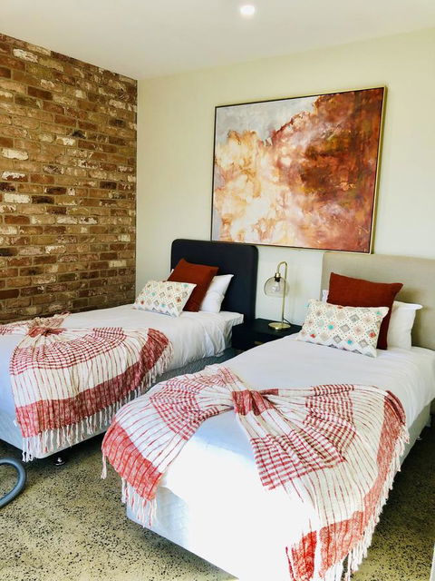 EMBRACING EVANDALE - Hosted By L'Abode Accommodation - Holiday Find 4