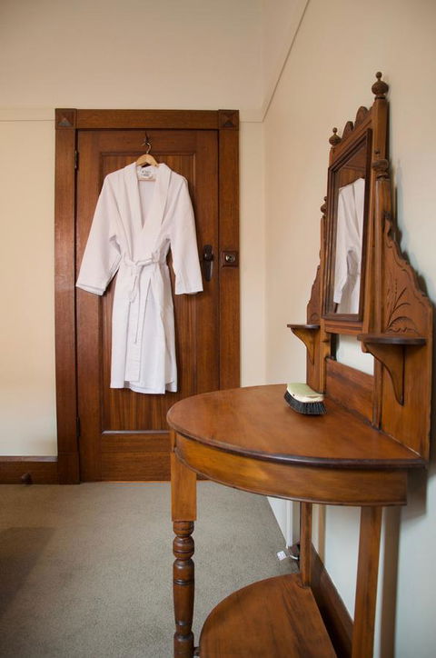 Gorgeous Hobart Accommodation - Park On Park - New Town - Holiday Find 31